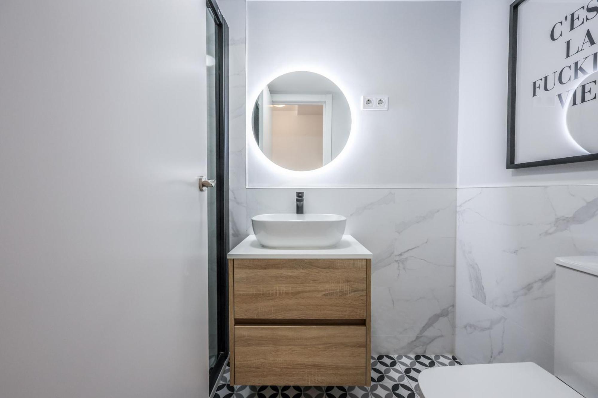 Apartament Atico Reformado Con Terraza En Tirso De Molina 4 Personas Alquiler Temporal *